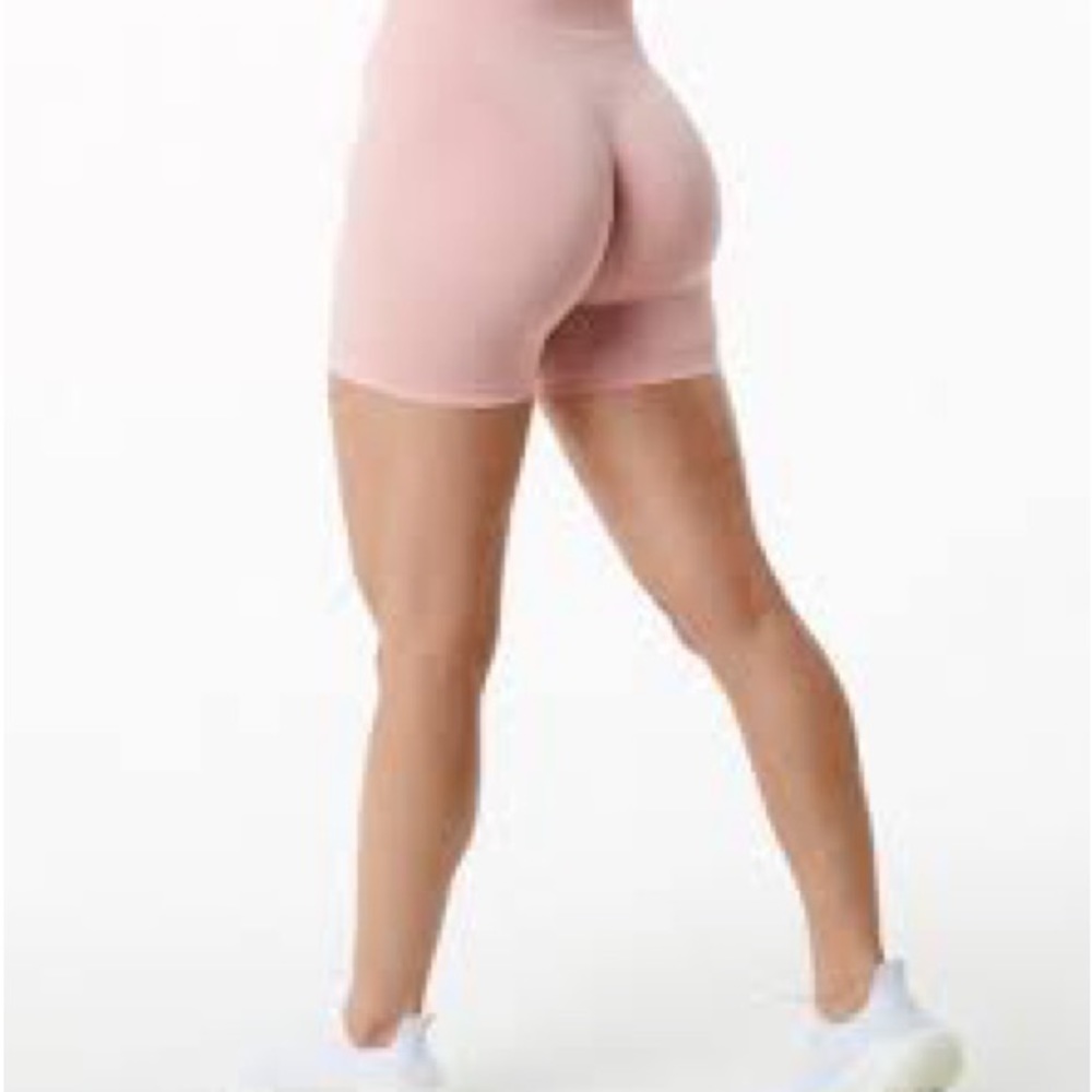 Alphalete Amplify Shorts sz Small Blossom